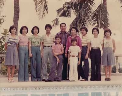 Celing and Elo with their nine children.
Photo taken from the Marcelo B. Fernan Library.