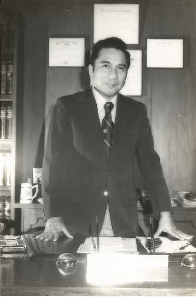 Celing at the Fernan Law Office located at the second floor of the Bank of the Philippine Islands along Magallanes St. Photo taken from the Marcelo B. Fernan Library.
